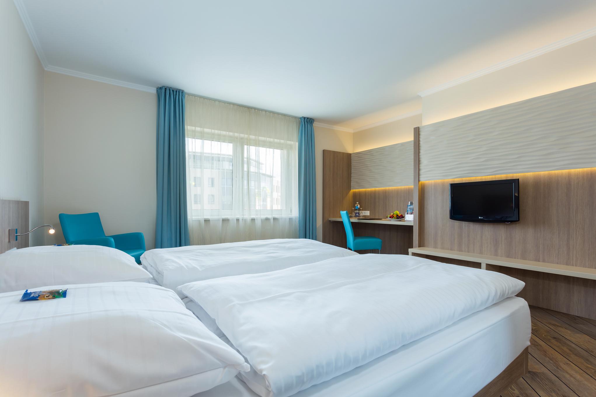 Hotel IV Jahreszeiten Luebeck Esterno foto